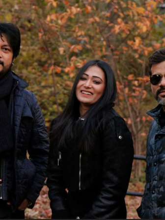 ফ্রেমে বাঁধা বন্ধুত্ব টেলিফিল্মের অভিনেতা-অভিনেত্রীরা। ছবি: সংগৃহীত