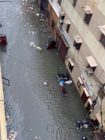 প্রবল ঘুর্ণিঝড় মিগজাউমের কারণে চেন্নাইতে ভারি বৃষ্টিপাত হয়। ছবি: রয়টার্স