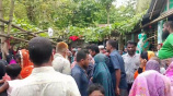 মৃত ৩ শিশুর বাড়িতে স্থানীয়দের ভিড়। ছবি: স্টার