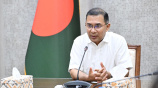 বাংলাদেশ সচিবালয়ে প্রধানমন্ত্রীর কার্যালয়ে ভোক্তা অধিকার অধিদপ্তর, নিরাপদ খাদ্য কর্তৃপক্ষ, বিএসটিআই এবং সিটি করপোরেশনসহ মাঠপর্যায়ে ভেজালবিরোধী অভিযান ও ভ্রাম্যমাণ আদালত পরিচালনাকারী কর্মকর্তাদের নিয়ে আয়োজিত সভায় প্রধানমন্ত্রী তারেক রহমান। ছবি: পিএমও